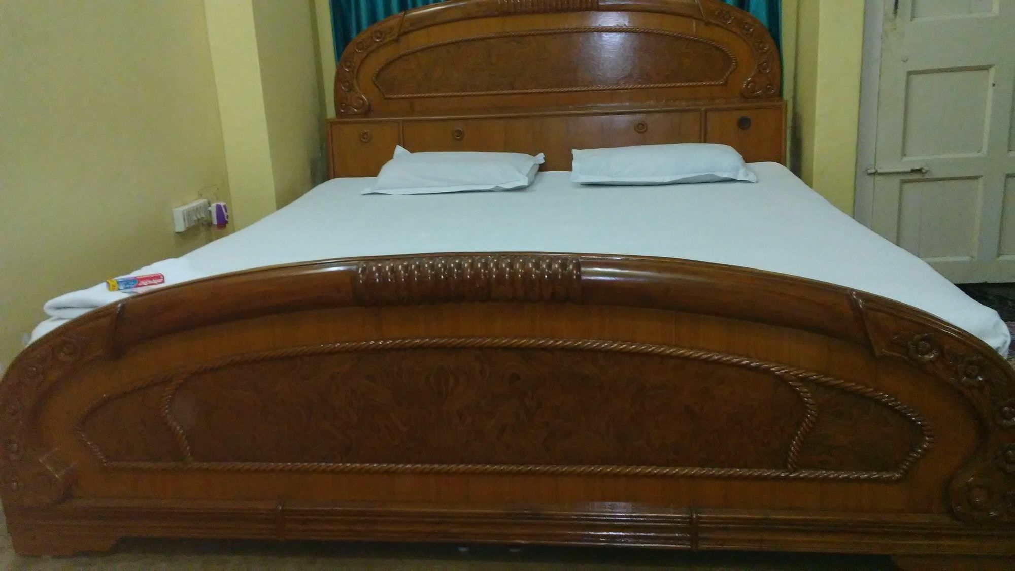 Hotel Royal Paying Guest Kalkuta Zewnętrze zdjęcie