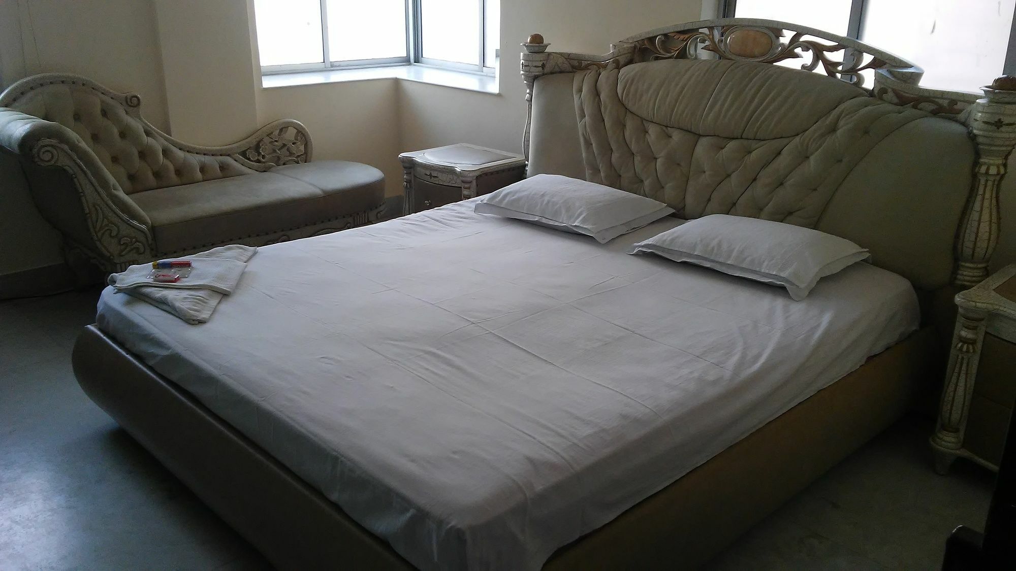 Hotel Royal Paying Guest Kalkuta Zewnętrze zdjęcie